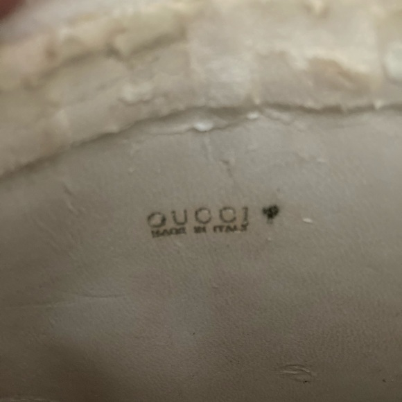 💕👛GUCCI GG EMBOSSED ZIP UP CLUTCH👛💕 - Picture 13 of 16